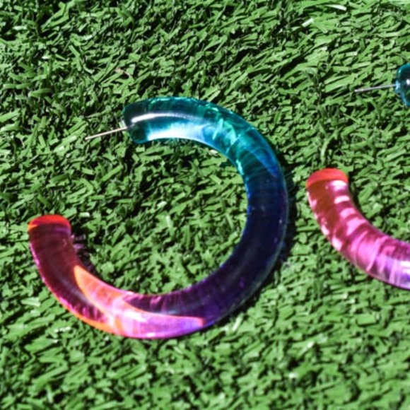 2.25" BLUE, PURPLE, PINK OMBRE TRANSLUCENT HOOPS - Picture 12 of 12